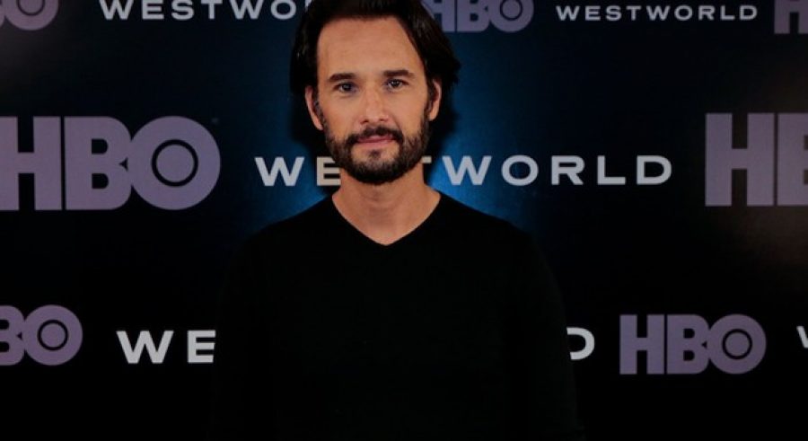 Rodrigo Santoro: “Trabajar con Anthony Hopkins, en Westworld, es intimidante”