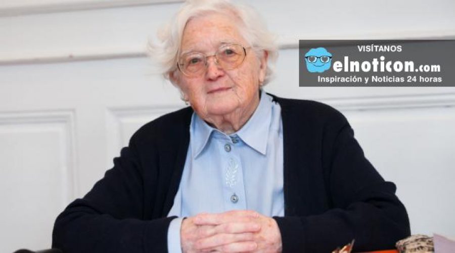 La mujer que entregó su tesis doctoral a los 91 años, ¡nunca es tarde para cumplir los sueños!