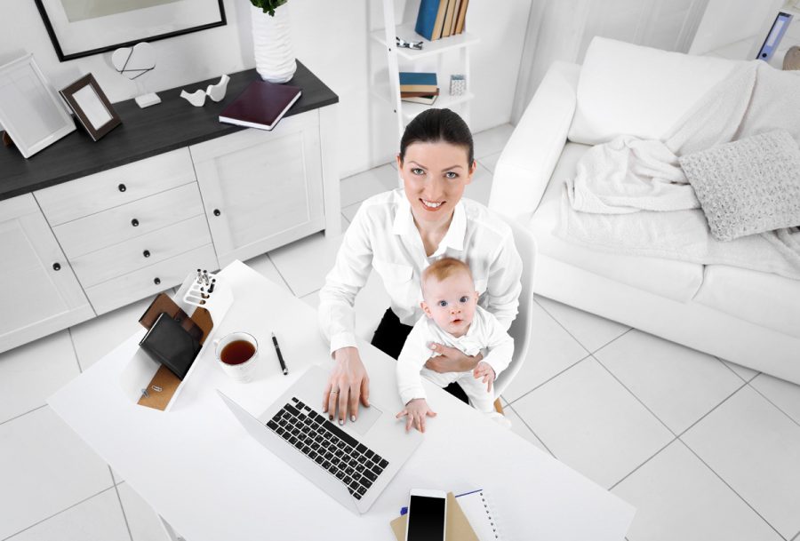 6 trabajos ideales si eres mamá de niños pequeños
