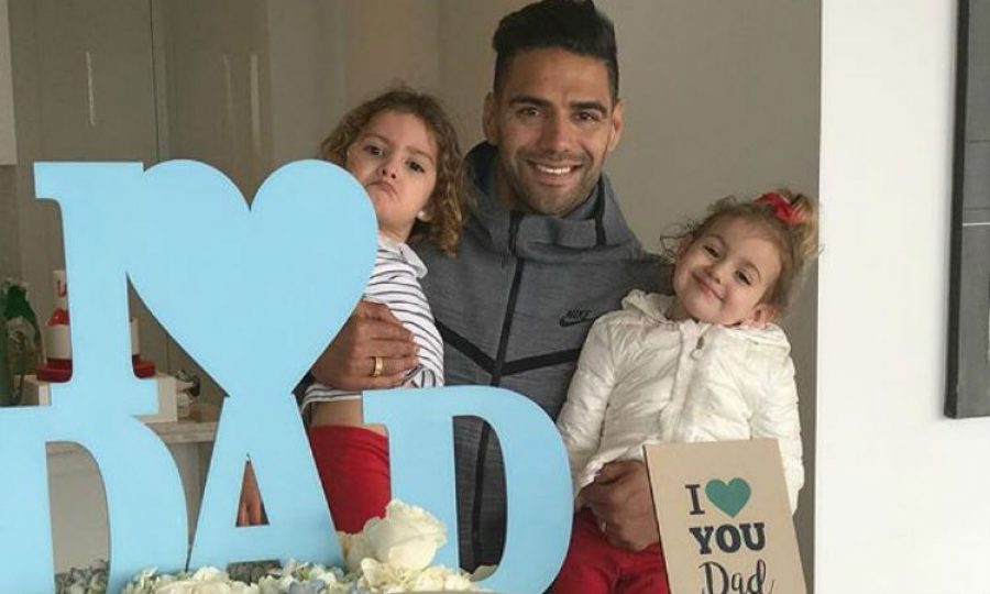 Falcao demuestra por qué es un ejemplo para los padres y niños del mundo. ¡Hermoso!