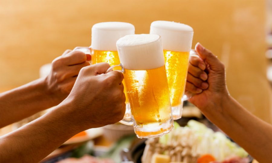 Podría cambiar la edad mínima para consumir alcohol