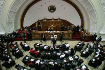 Reabren Asamblea Nacional de Venezuela tras falsa amenaza de bomba