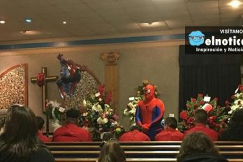 Policía fue al funeral de un niño vestido como Spider Man