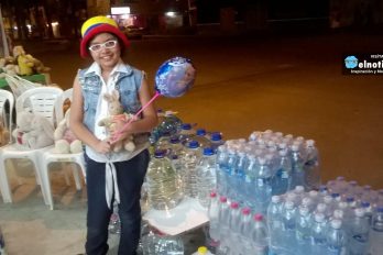 Niña de 10 años cambia sus juguetes por agua para los afectados del terremoto en Ecuador