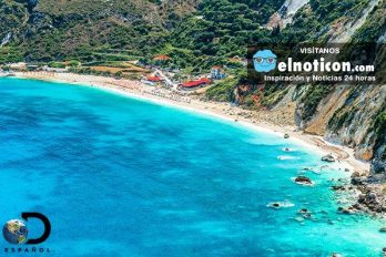 ¿A quién no le gustaría visitar la playa de Pentani en la isla de Cefalonia en Grecia?