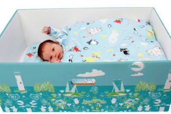 ¿Por qué hay cada vez más bebés durmiendo en cajas de cartón en todo el mundo? – BBC Mundo