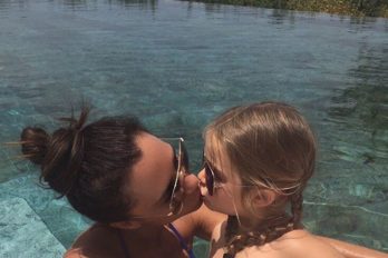 Victoria Beckham besa a su hija en la boca y las redes se desatan