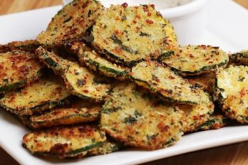 Combine Garlic, Parmesan, And Zucchini And You’ve Got Yourself A Totally Delicious Snack