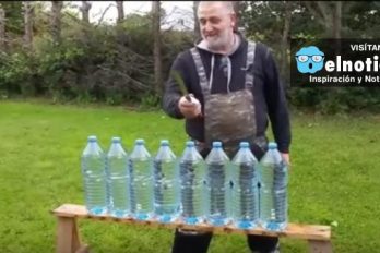 Este hombre crea un cuchillo capaz de atravesar ocho botellas de agua en un segundo ¡Asombroso!