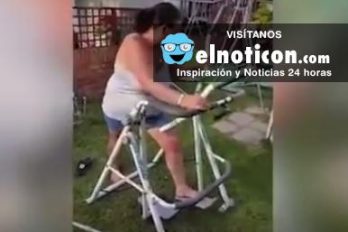 Mira esta mujer utilizando una máquina de ejercicio en mal estado