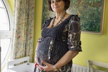 Conoce a Lina Álvarez, la doctora gallega que está embarazada… ¡con 62 años!