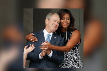 El abrazo entre Michelle Obama y Bush (el ex presidente ataca de nuevo)