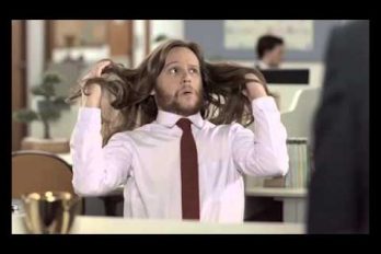 Este comercial de shampoo para hombres es lo más divertido que verás hoy ¡No pararás de reír!