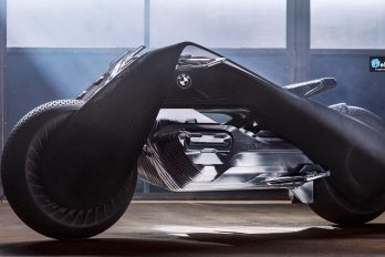 BMW presenta la moto del futuro, no necesita casco y no contamina el planeta