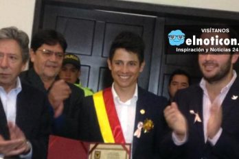 Esteban Chaves fue condecorado por su disciplina y talento en el Concejo de Bogotá