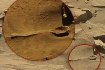 La NASA publica foto de una cuchara en Marte