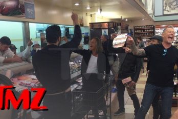 Típico: estás en el supermercado y llega Metalica a cantar ‘Enter Sandman’. ¡Qué loco!