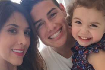 James Rodríguez le enseña a jugar fútbol a su hija Salomé