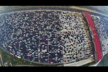 ¡Impresionante! Atasco en los 50 carriles de la autopista G4 de China. ¡No volverás a quejarte del trancón!