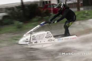 ¡Al mal tiempo…! Así aprovechó Mark Gomez, un motorista acuático profesional, las inundaciones en el sur de California