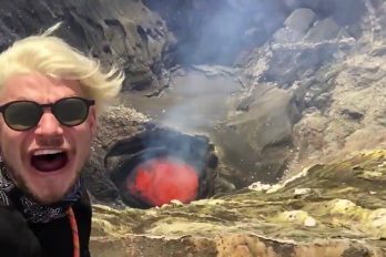 ¡Sencillamente alucinante! Excursionistas se encuentran con un volcán a punto de hacer erupción. ¿Tú qué habrías hecho?