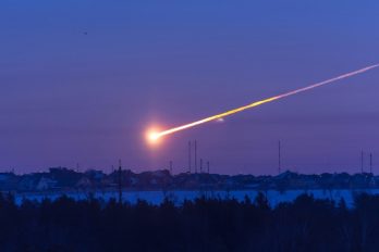 ¡Tremendo impacto! El meteorito que se estrelló en Cheliábinsk (Rusia) ¡Visto desde más de 30 cámaras!