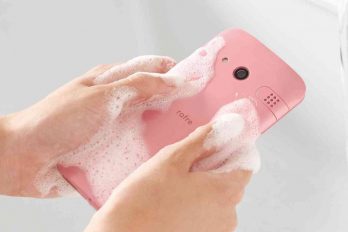El celular que se puede lavar con agua y jabón, ¡increíble!