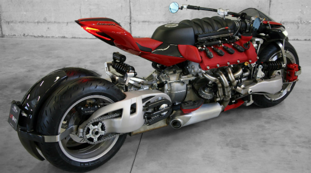 La increíble moto de cuatro ruedas con motor de un Maserati