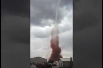 ¡Qué forma tan extraña! El inesperado ‘tornado culebra’ que sorprendió a todos en México… ¡Y al mundo entero!