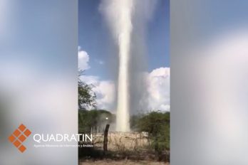 ¡Impresionante fenómeno natural! En México hace erupción un géiser… ¡De 60 metros de altura!