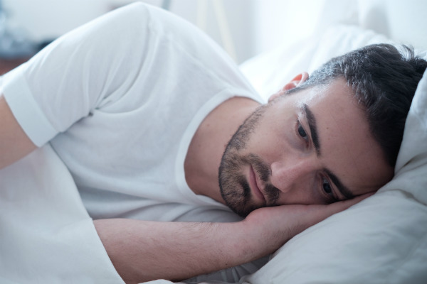 Estudio revela que dormir mal puede aumentar las probabilidades de desarrollar Alzheimer