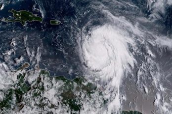 El huracán María devasta Dominica y amenaza otras islas