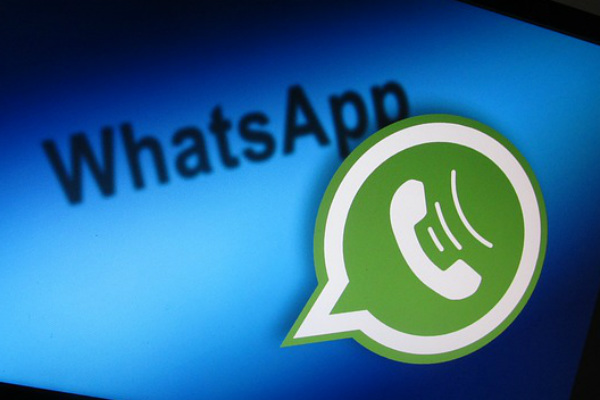 La aplicación WhatsApp la puede cobrar por el servicio en cualquier momento 