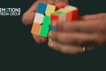 Tratando de armar un Cubo Rubik
