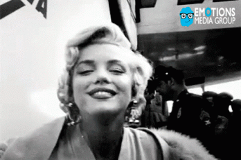 Un beso al estilo Marilyn Monroe