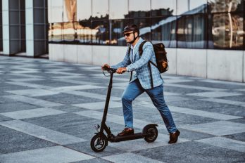 Las patinetas scooter te evitarán la enfermedad del siglo y otras razones más para tener una
