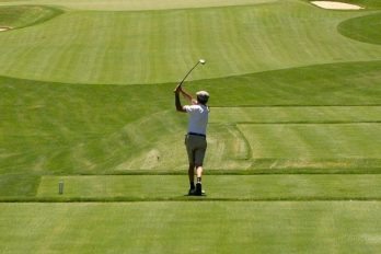A pesar de cuarentena obligatoria, personas en Girardot deciden salir a jugar golf