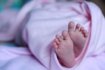 Diez recién nacidos dieron positivo de COVID-19 en un hospital