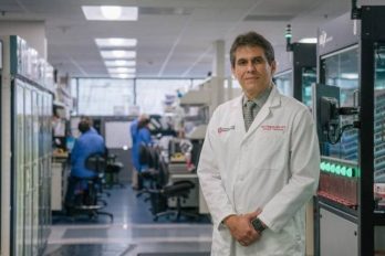 Médico colombiano inicia pruebas para frenar contagio del COVID-19