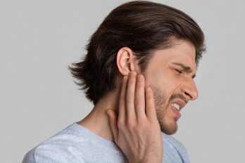 Estudios revelan los peligros para el oído por el COVID-19