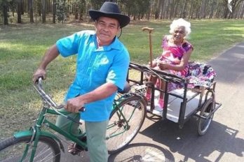 El anciano que adaptó una bicicleta para llevar de paseo a su esposa ¡Muestra de amor!
