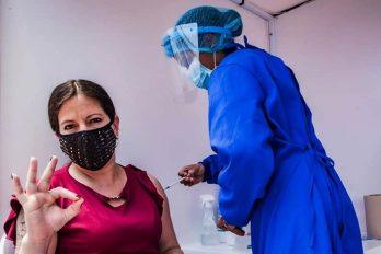 Pfizer frenó a Colombia en su intención de aplazar la segunda dosis de la vacuna