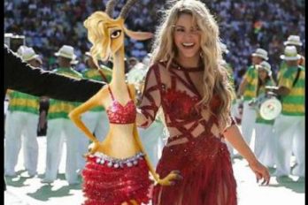 Mira cómo celebró Shakira su primera estatuilla