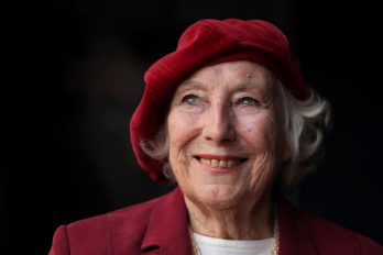 Vera Lynn, la cantante que publica disco a los 100 años