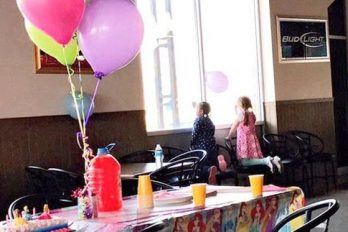 El triste cumpleaños viral de una niña a cuya fiesta sólo acudió una amiga