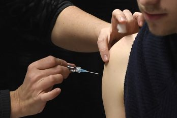 Nueva vacuna contra el virus del papiloma humano previene el contagio con solo 2 dosis