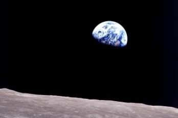 La primera foto de la Luna y la Tierra juntas cumple 40 años