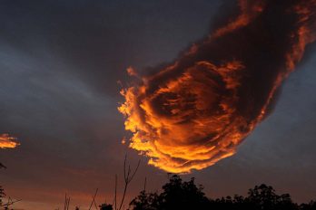 ¿Es esta formación de nubes la mano de Dios?